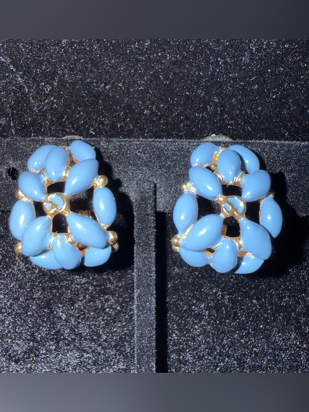 ST. JOHN Gold-Tone Blue Floral Cluster Earrings
